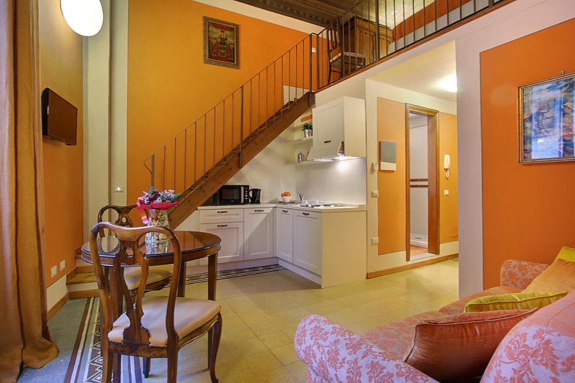 Apartments Puccini Firenze Rom bilde